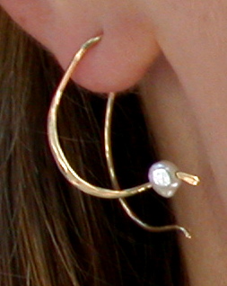 Curl Earring, 14 kt. gold